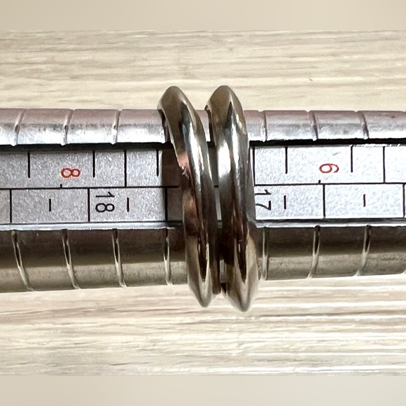 Vintage Designer Signed Sterling Silver & Gold Crossover Modernist Ring, Size 7 - Picture 11 of 11